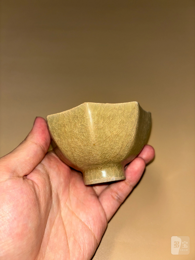 明 米黄釉八方杯 - 图2